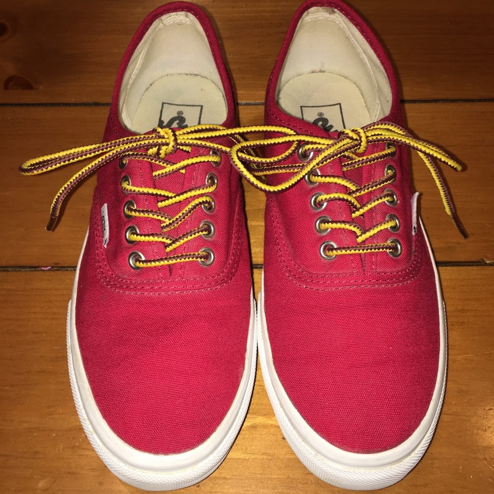 WOMEN’S VANS CANVAS SHOE SIZE 7.5